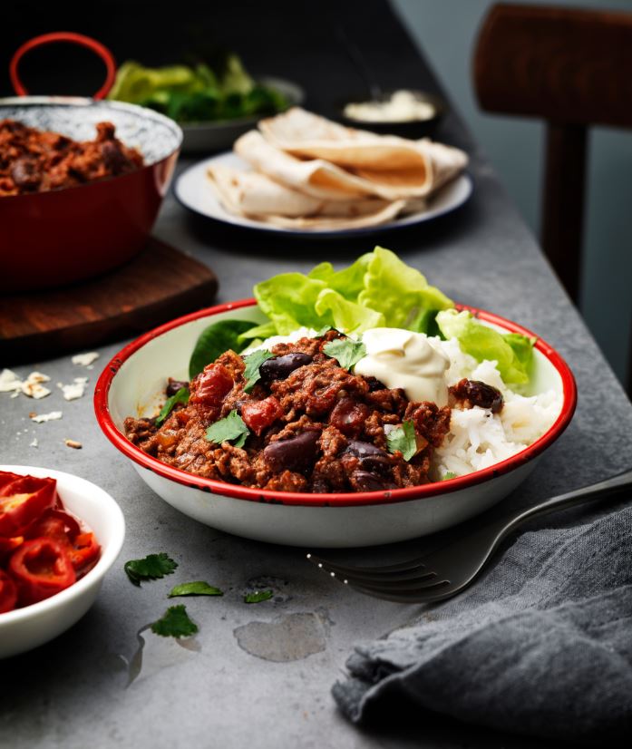 Aitriųjų paprikų sriuba su mėsa (chili con carne)