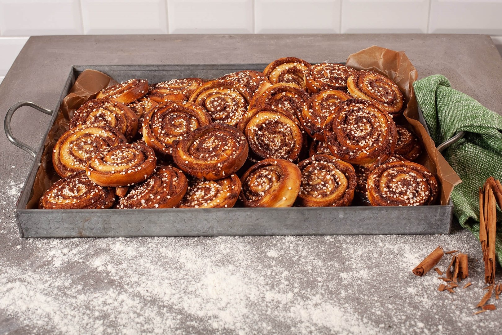 Kanelboller med kanel og mandelmasse