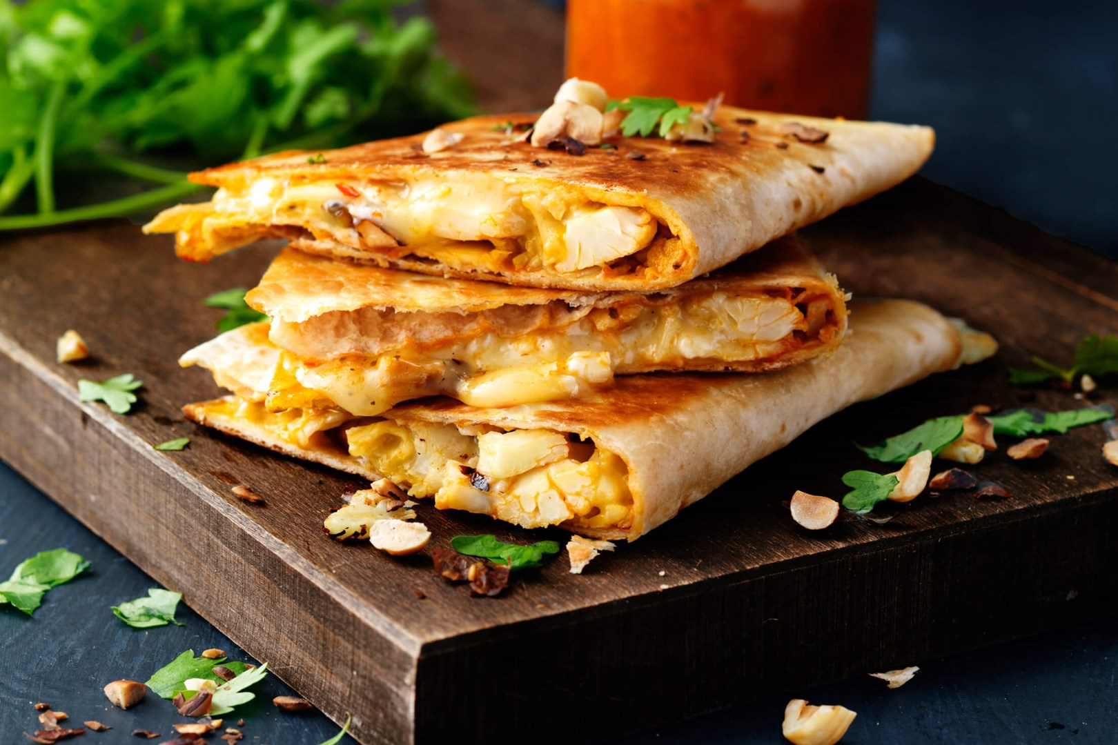 Quesadillas con cavolfiore e nocciole