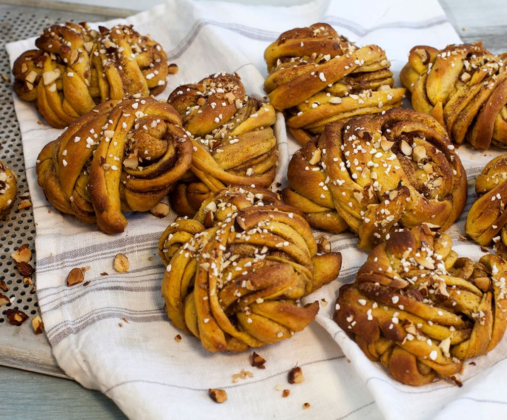 Saffransknyten på en bakduk